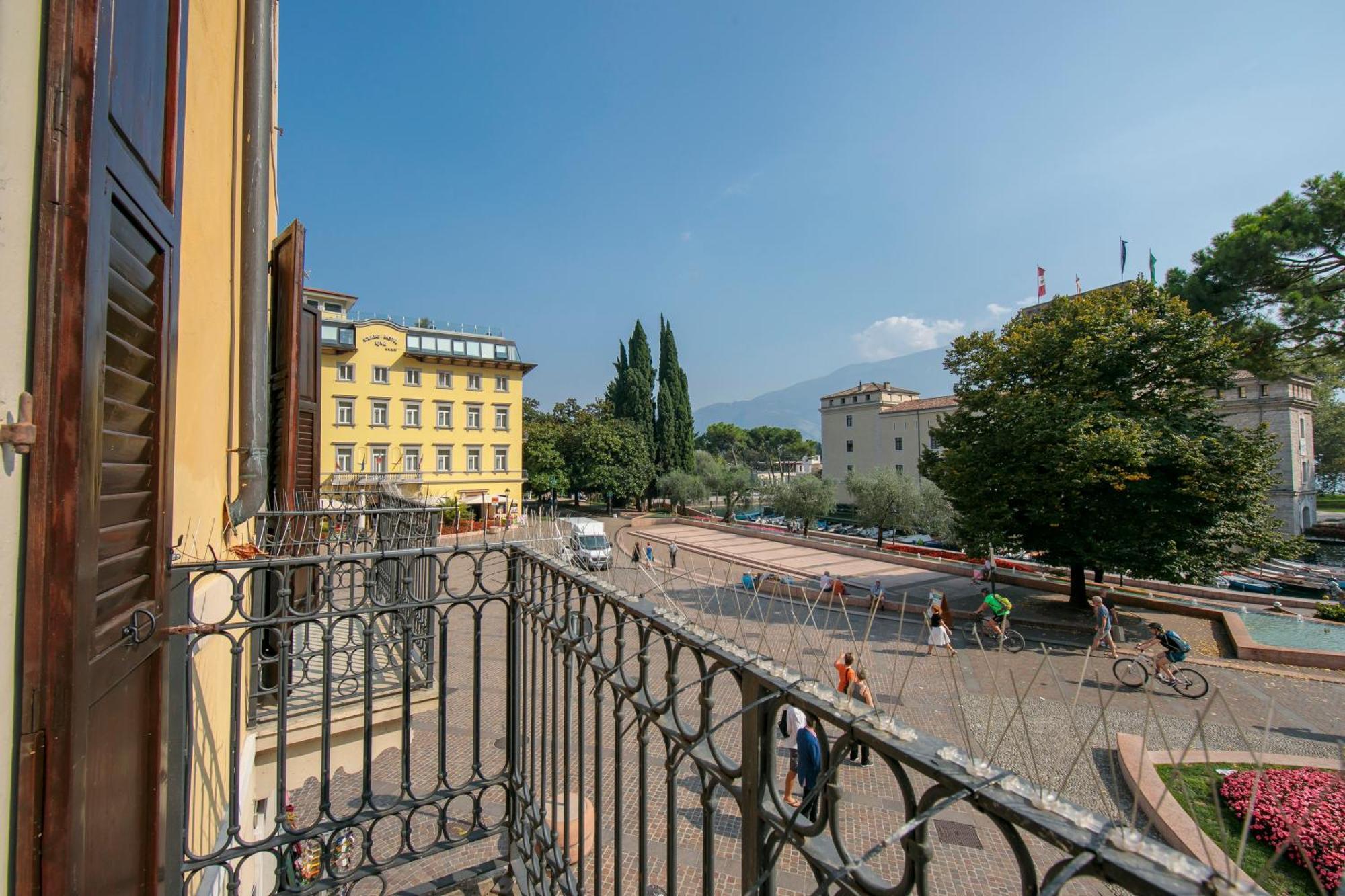 Residenza Rocca Del Lago - Happy Rentals Рива-дель-Гарда Екстер'єр фото